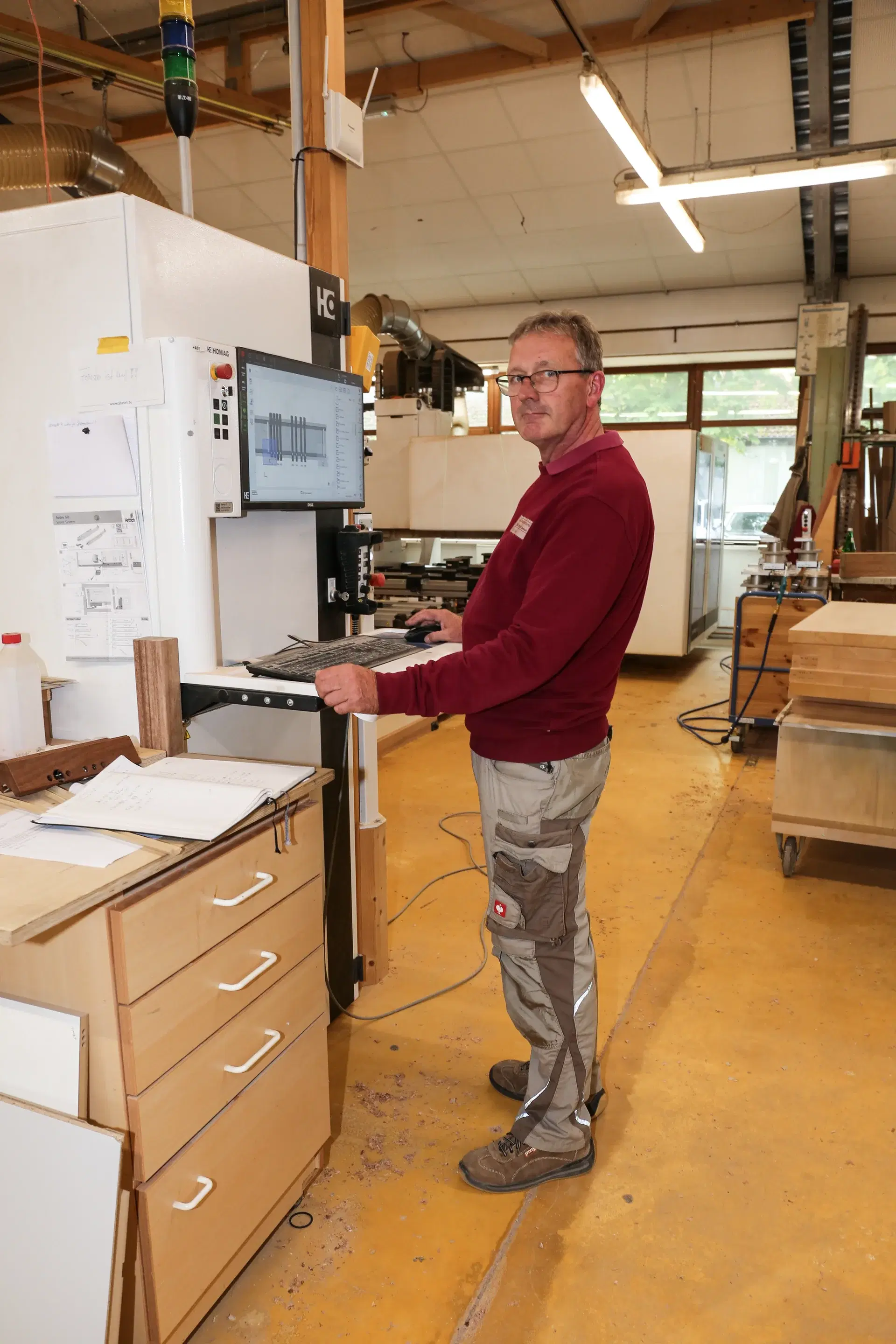 Moderne Werkstatt der Tischlerei Peter Schröder